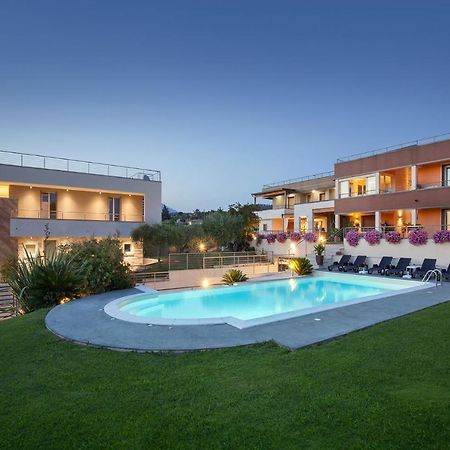 Villa Aurora-Holiday Home Apt3 Bardolino Exterior foto