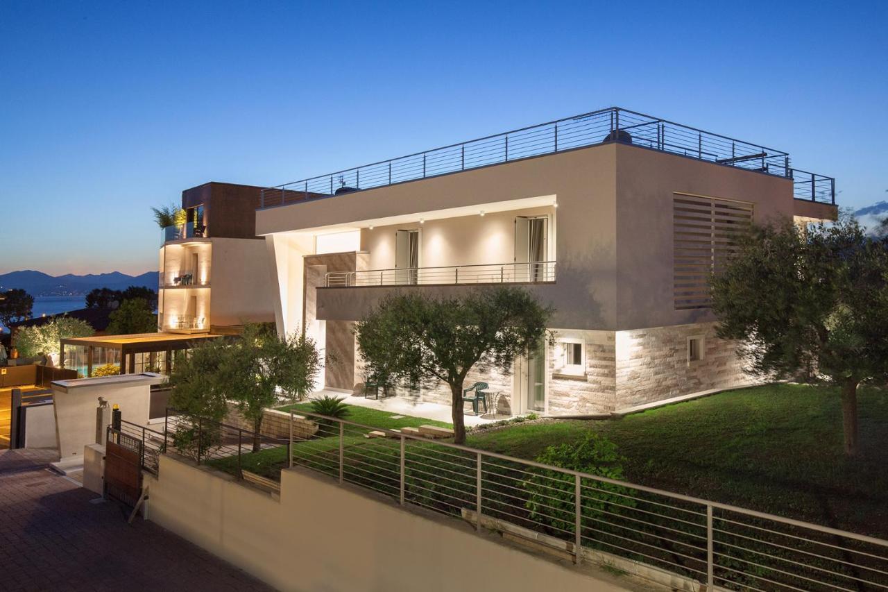 Villa Aurora-Holiday Home Apt3 Bardolino Exterior foto